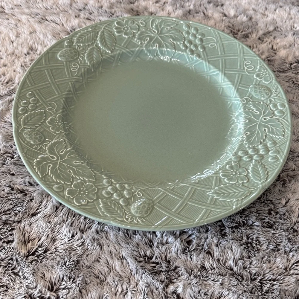 Mikasa English Countryside Celadon DP400 Green Round Serving Plate 12 5/8 Japan
